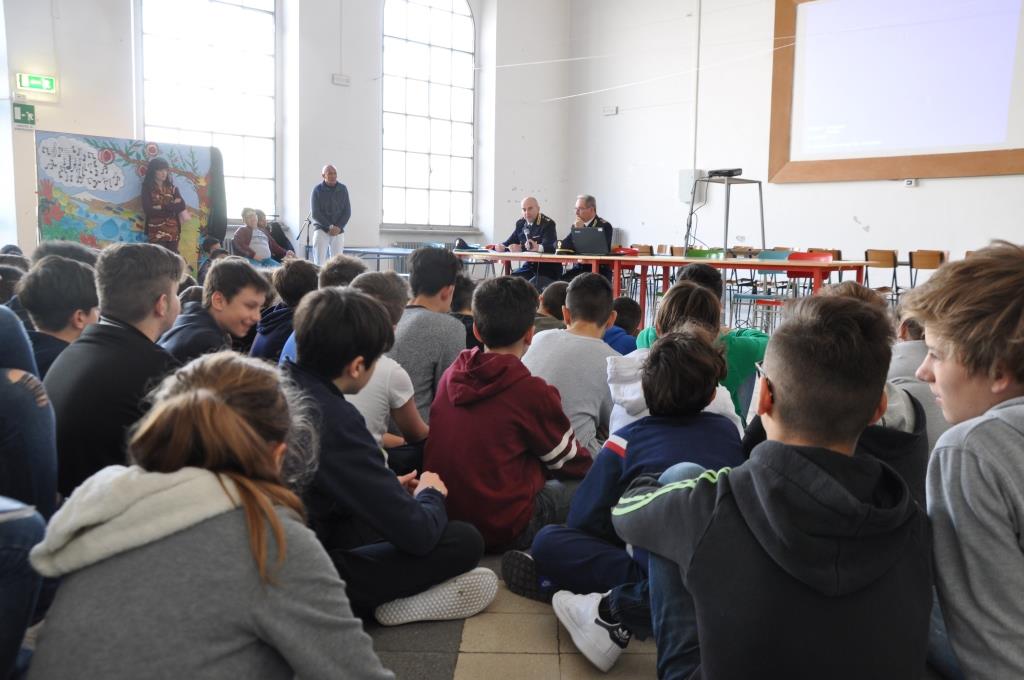 La Polizia di Stato incontra gli studenti di Urbino - fanoinforma