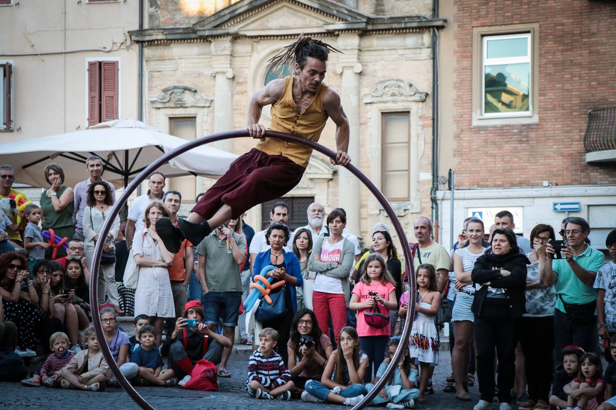 Fanart On Street Ci Riprova Sabato Spazio Agli Artisti Di Strada Fanoinforma