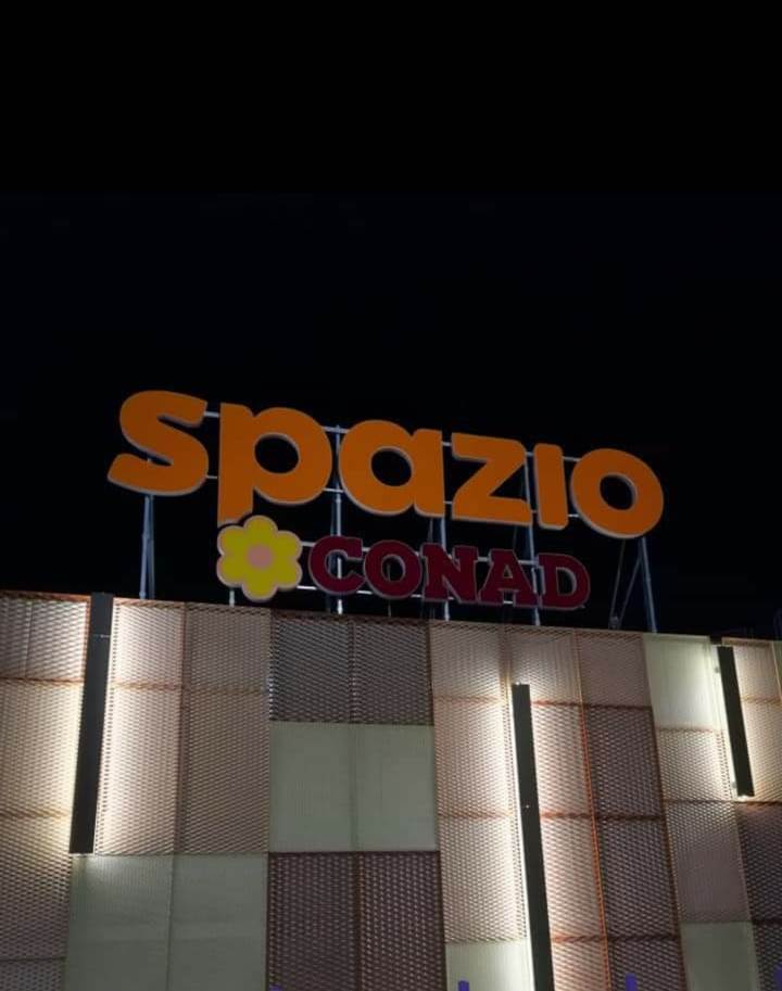 Pronta la nuova insegna, domani apre Spazio Conad Fanoinforma