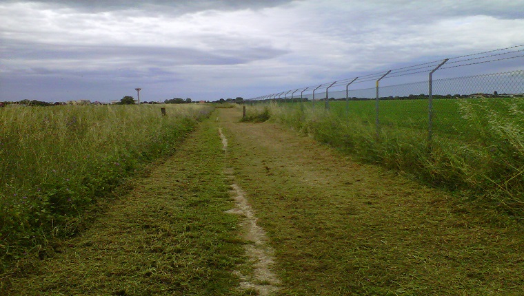 Un tratto del parco che sorgerà ai margini del campo di aviazione