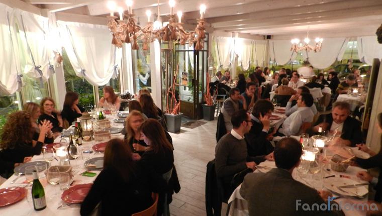 Chef in the City 2014, gara di cucina amatoriale della provincia di Pesaro e Urbino - Nella foto il ristorante Cile's durante una serata dell'evento 2013