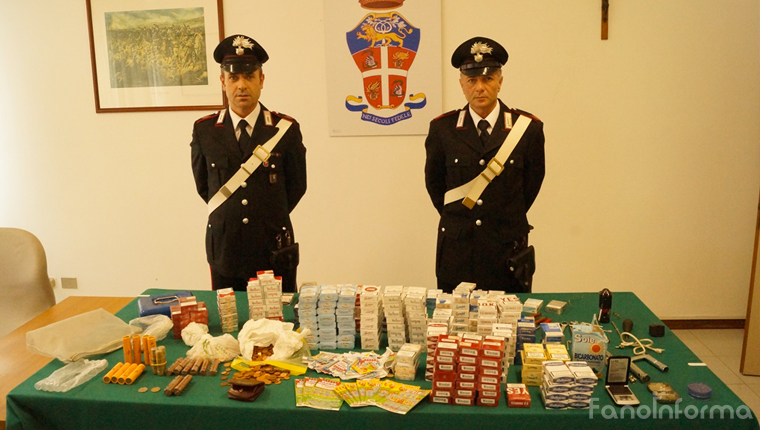 Il bottino sequestrato dai carabinieri di Fano