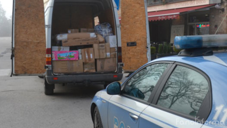 Il furgoncino del moldavo che vendeva alimenti senza autorizzazione a Fermignano (PU)