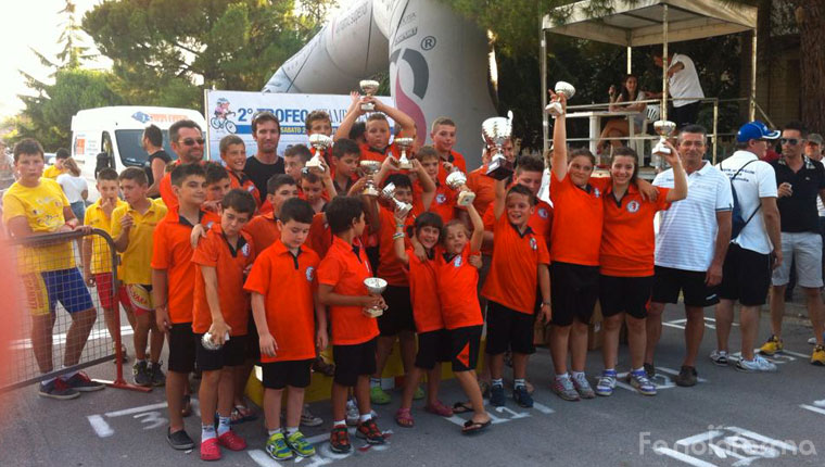 La premiazione dei Giovanissimi dell'Alma Juventus Fano, società di ciclismo