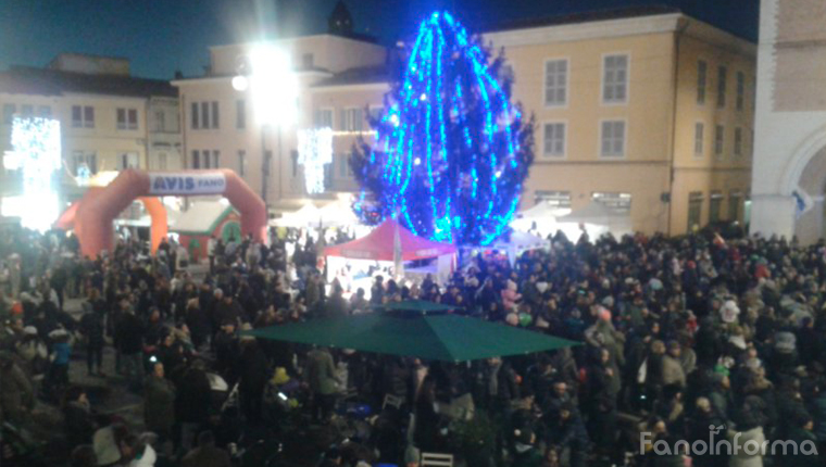 Piazza XX Settembre a Fano durante la Festa della Befana