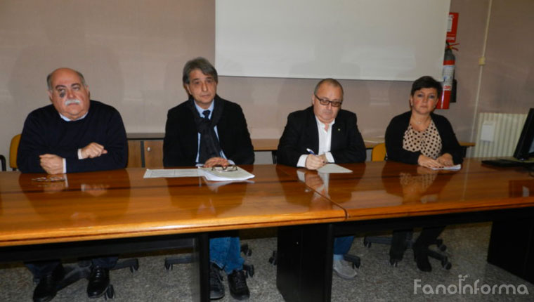 Giovanni Cappuccini, Massimo Agostini, Nicola Nardella, Cristiana Cattò durante la conferenza indetta dopo la morte di un bambino di 10 anni di Orciano a causa di una sospetta meningite fulminante