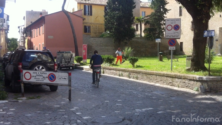 Via Nolfi, centro storico di Fano