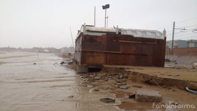 Lo "Chalet del Mar" dopo la mareggiata del 5-6 febbraio 2015 che ha colpito Fano e provincia