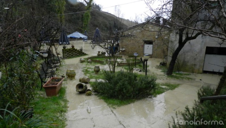 Il ristorante Atipico "Ciavarini" di Carignano di Fano allagato dopo il maltempo del 5-6 febbraio 2015