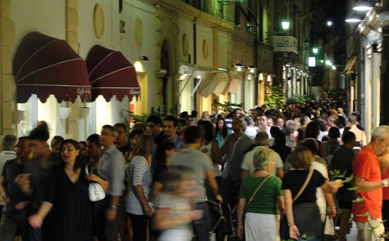 Tanta gente in centro a Fano per una edizione della Notte Bianca