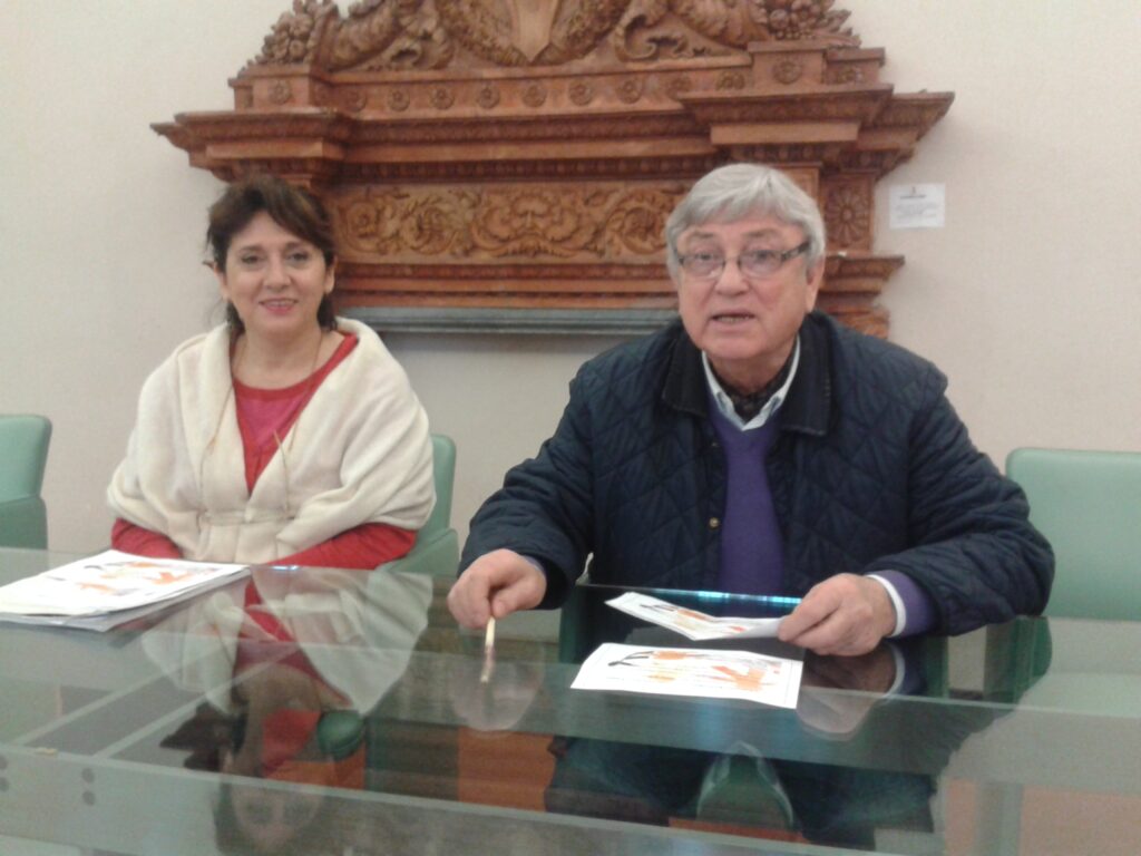 L'assessore Marina Bargnesi ai Servizi Sociali insieme al presidente della Confraternita del Brodetto Valentino Valentini