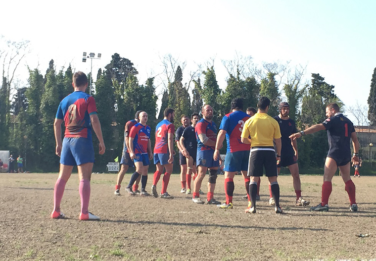 Fano Rugby in una fase di gioco