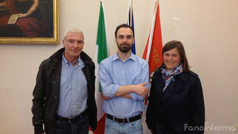 Rappresentanti dell'associazione Lutva insieme all'assessore Samuele Mascarin di Fano