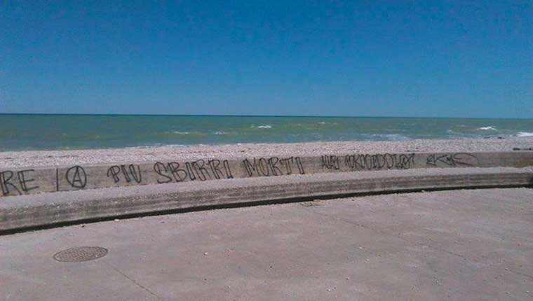 La scritta all'anfiteatro Rastatt alla Sassonia di Fano