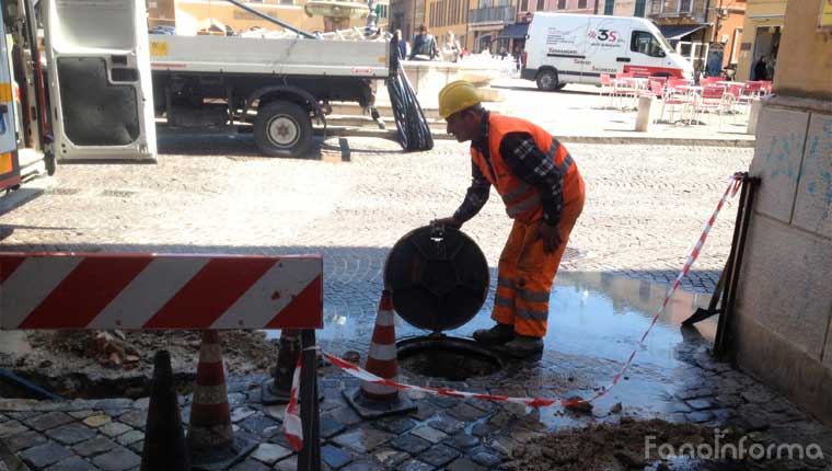 i lavori in centro storico di Fano all'acquedotto comunale