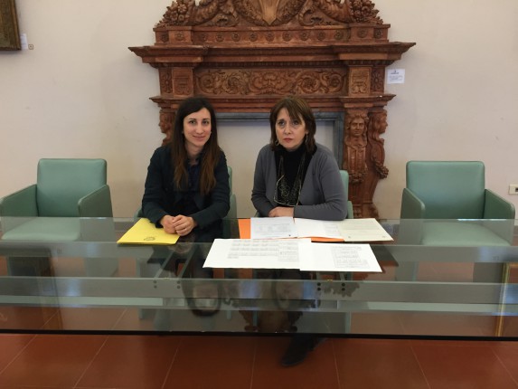 l'assessore alle politiche sociali Sara Mengucci e l'assessore ai servizi sociali Marina Bargnesi