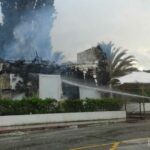 I pompieri al lavoro per spegnere l'incendio della discoteca di Marotta "la Folie", ex Miù j'Adore
