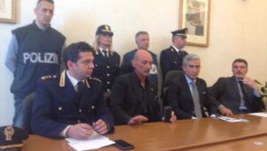 La conferenza stampa nella sede della Questura di Pesaro e Urbino