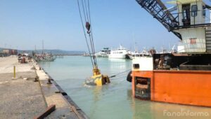 I lavori di dragaggio del porto di Fano