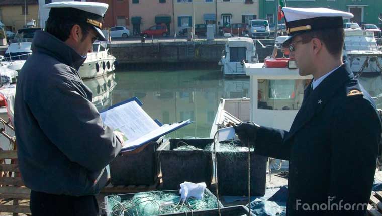 Reti sequestrate dalla Guardia costiera di Pesaro