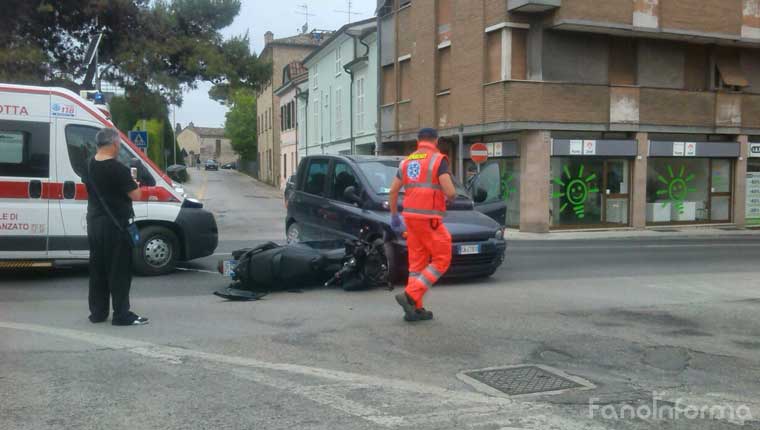 l'incidente avvenuto lungo la statale Adriatica all'incrocio con via della Liscia a Fano