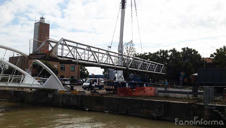 il vecchio ponte che collegava il Lido alla Sassonia di Fano