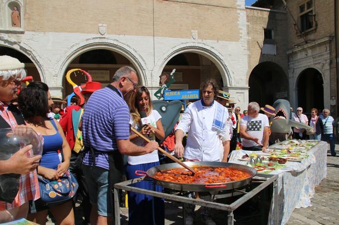 il pentolone cucinato per Mezzogiorno Italiano - Foto Ilario Gaggi