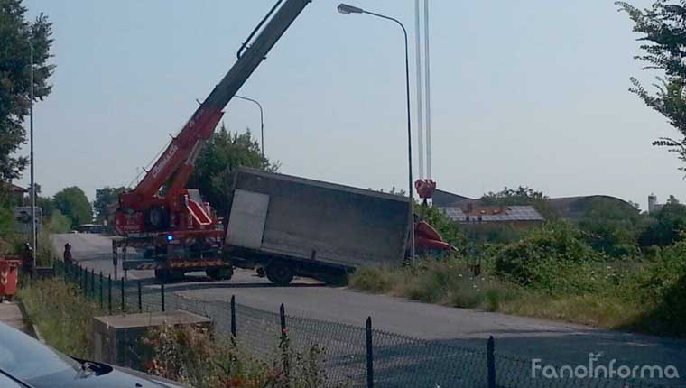 L'incidente in via Flaminia a Fano