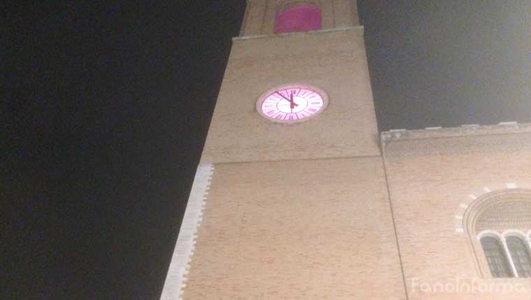 L'orologio di piazza XX Settembre colorato di rosa in occasione della Notte Rosa