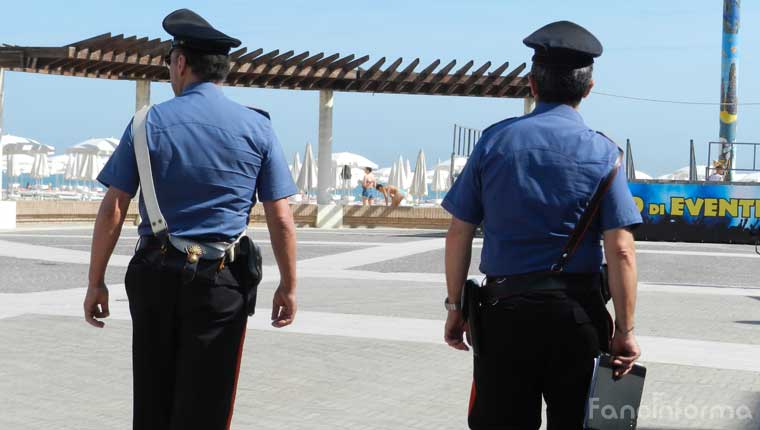 Controlli agli stabilimenti balneari del Carabinieri del Nucleo Antisofistacazioni e Sanità di Ancona insieme ai carabinieri di Fano