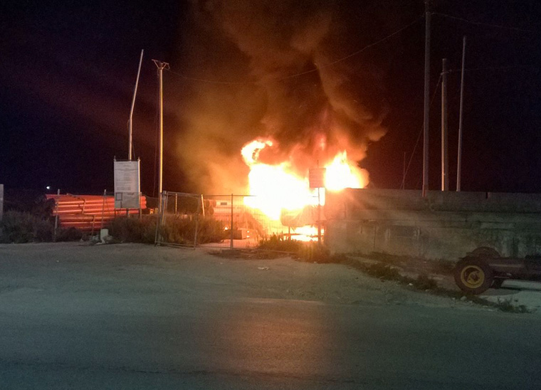 incendio al porto di fano