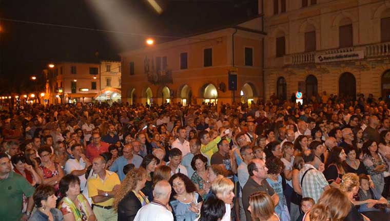 Pizza in Piazza a San Lorenzo in Campo (PU)