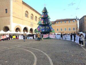 Manifestazione dei giovani del Battisti