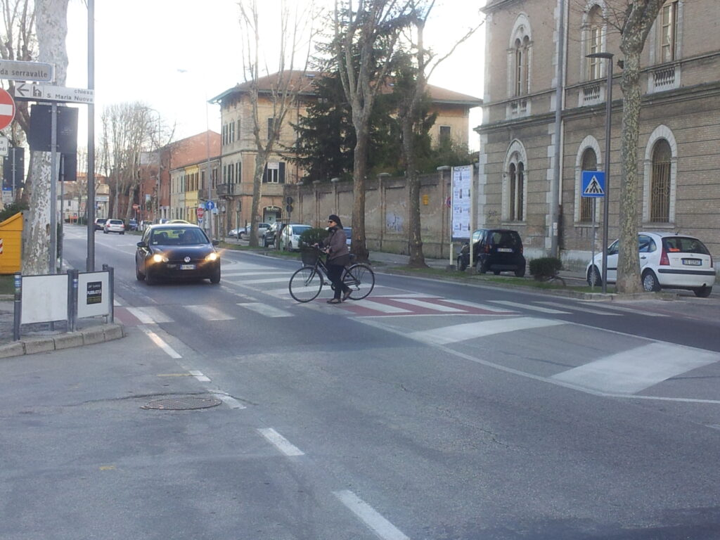 attraversamento pedonale Viale Gramsci