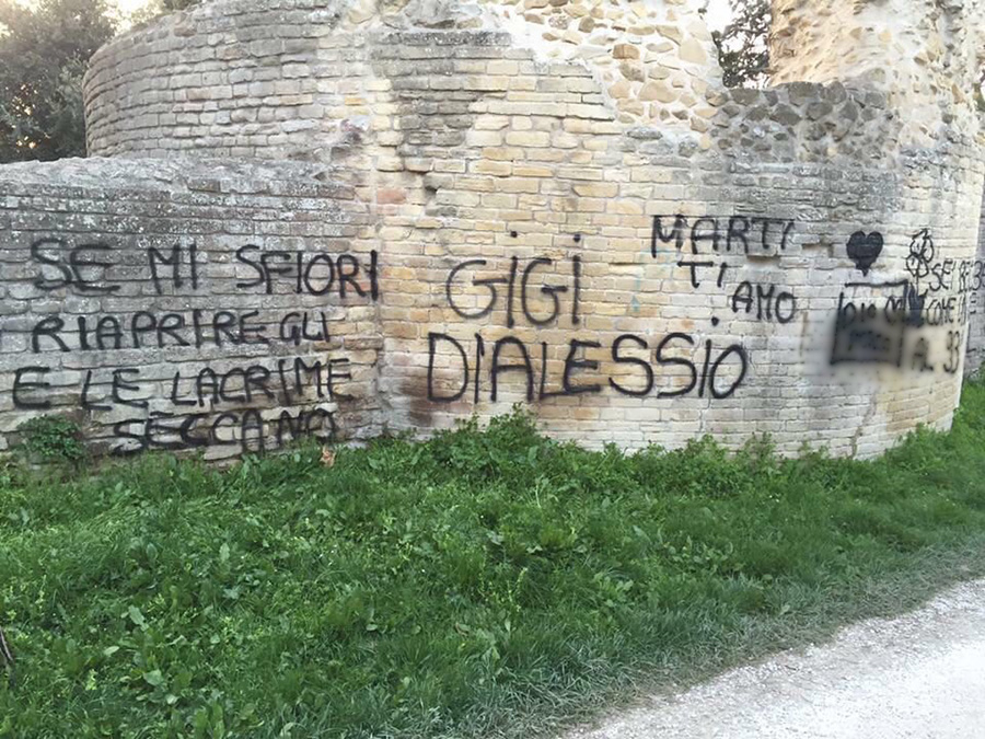 scritte sulle mura romane