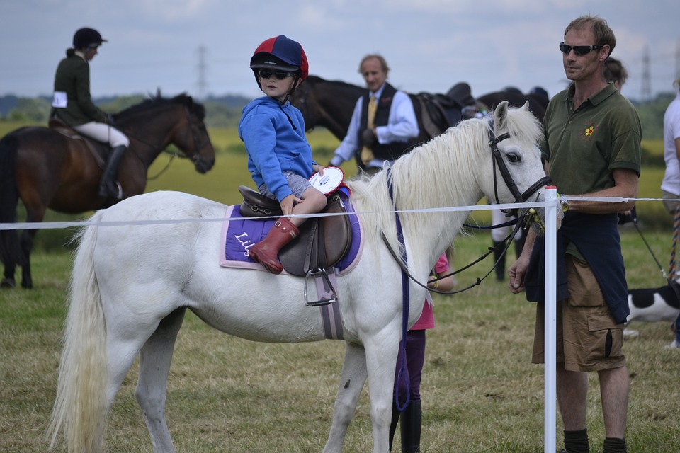 Bambini a cavallo