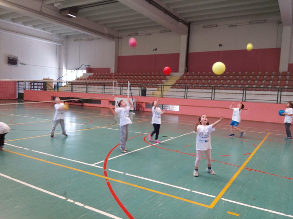 bambini al centro sportivo Olimpia