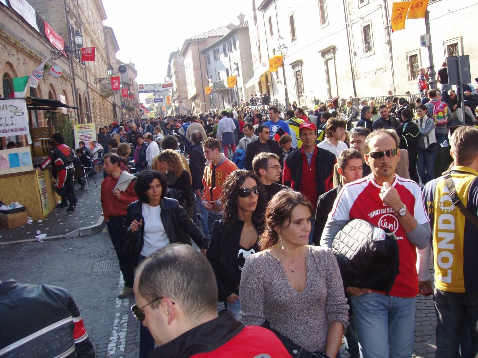 corso-garibaldi-durante-il-motoraduno