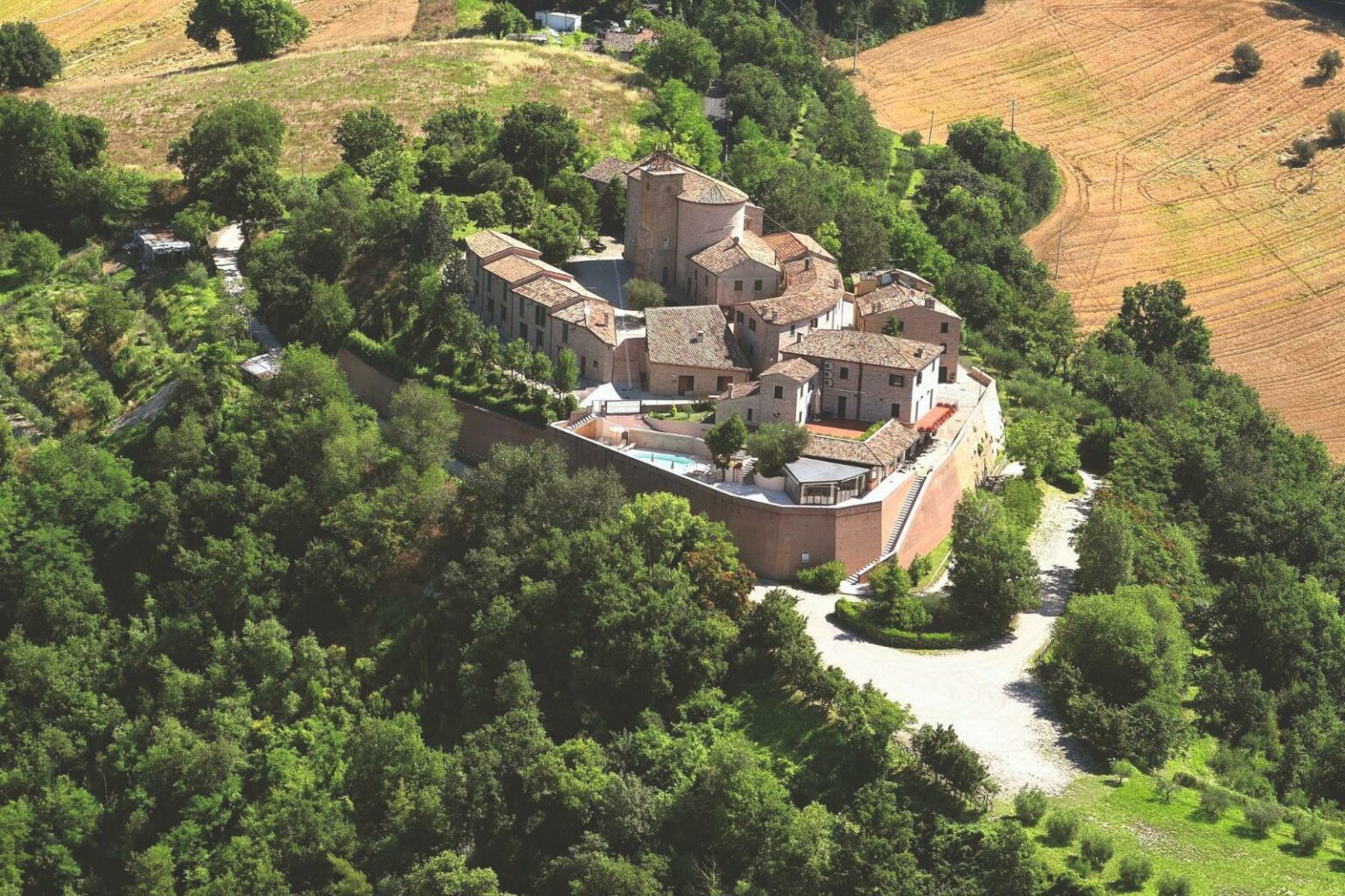 Nato Ai Borghi Di Periferia Testo